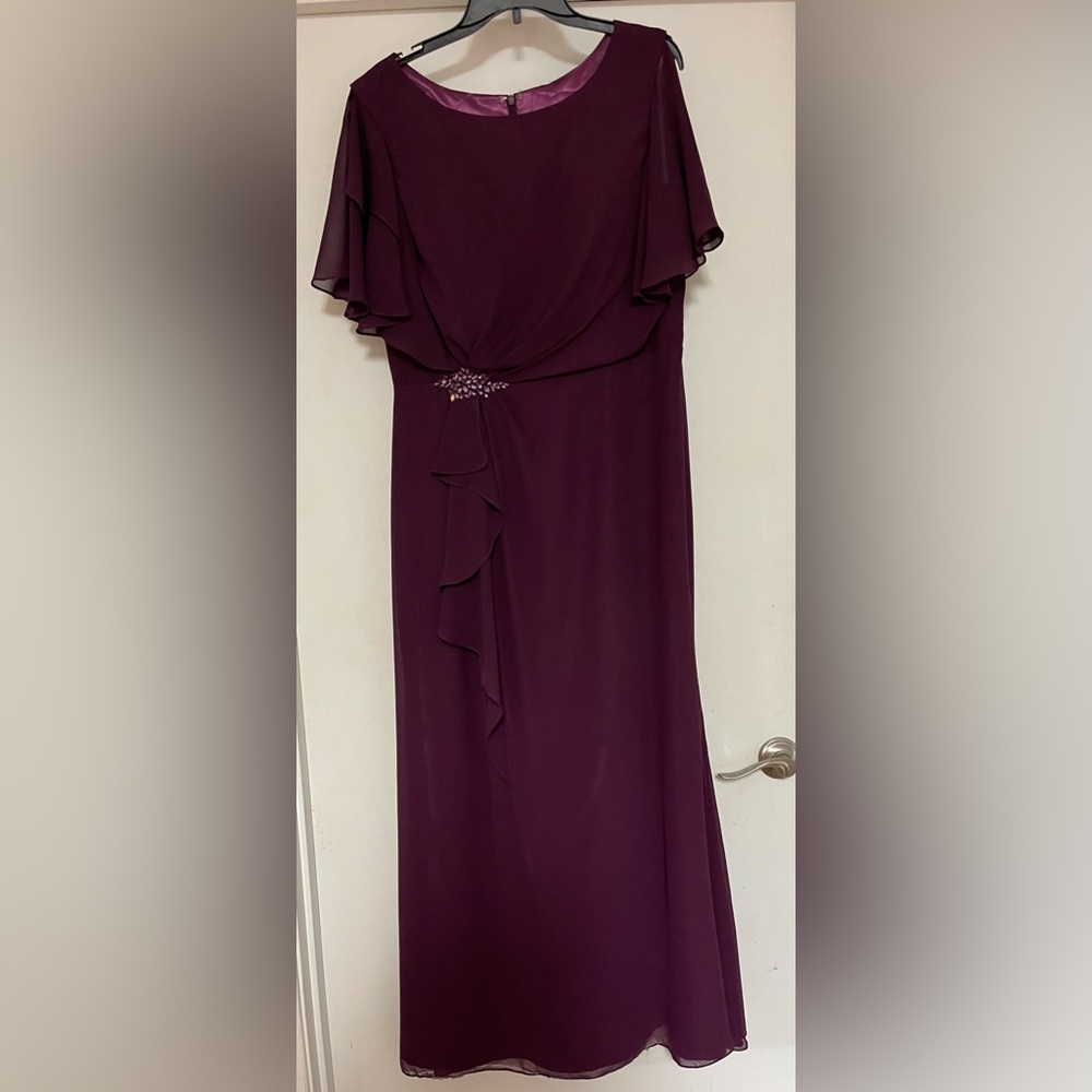 Abby Paris Size 16 Women’s Plum Formal Dress with Shawl